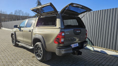 Keménytető / Felépítmény beszerelés a Toyota Hilux 2022-re