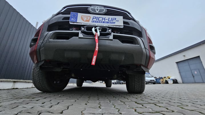 Montare inchidere de bena tip capac, troliu si suport troliu, scut motor pe Toyota Hilux 2023