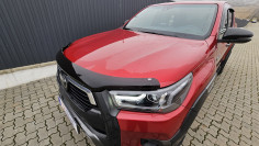 Montare Laderaumauskleidung, deflector geam und Laderaumabdeckung tip capac pe Toyota Hilux 2023 2