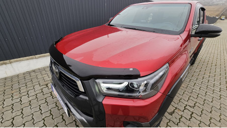 Montare Laderaumauskleidung, deflector geam und Laderaumabdeckung tip capac pe Toyota Hilux 2023