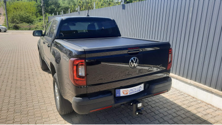 Motorháztető és hengerfedél felszerelése a Volkswagen Amarok 2023-ra