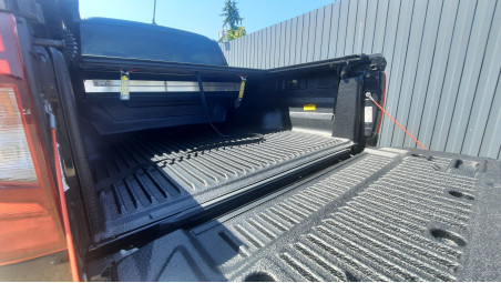 Montare capitonaj de bena und rulou pe Volkswagen Amarok 2023