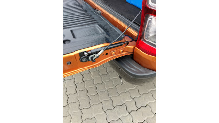 Montare deflector geam, capota si asistenta oblon pe Ford Ranger Wildtrak 2018