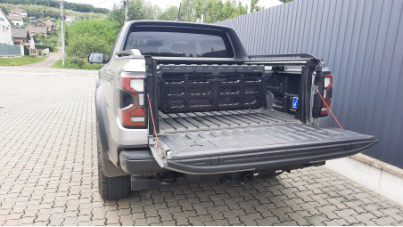 A lökhárító-leválasztó felszerelése a 2023-as Ford Ranger Raptorra