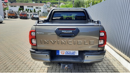 Bukócső és bukócső felszerelése a Toyota Hilux 2023-ra