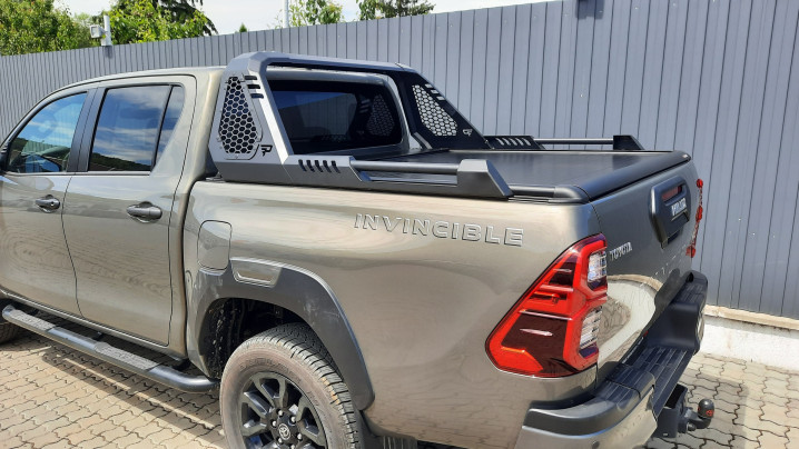 Montare rulou de bena und rollbar pe Toyota Hilux 2023