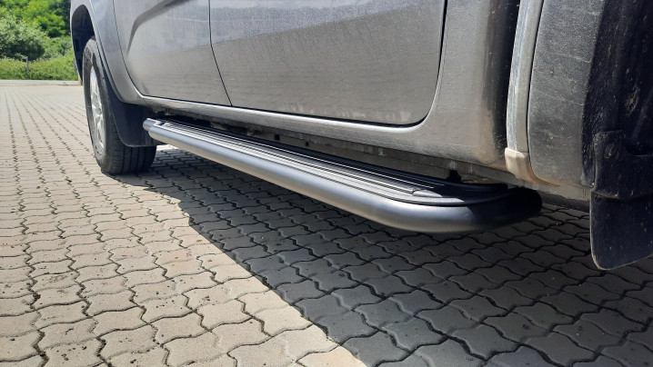 Montare rulou de bena, capitonaj si prag lateral pe Volkswagen Amarok 2024