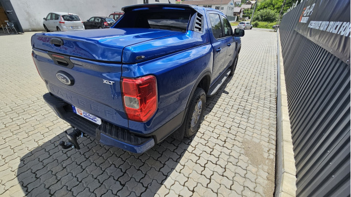 Burkolat típusú platófedő zár beszerelése a Ford Ranger 2023-ra