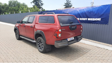 Keménytető / Felépítmény beszerelés a Toyota Hilux 2024-re