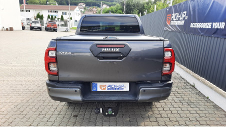 Bukócső felszerelése a Toyota Hilux 2018-ra