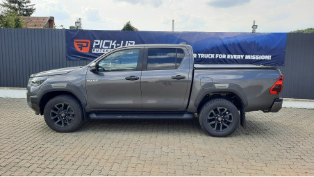 Bukócső felszerelése a Toyota Hilux 2018-ra