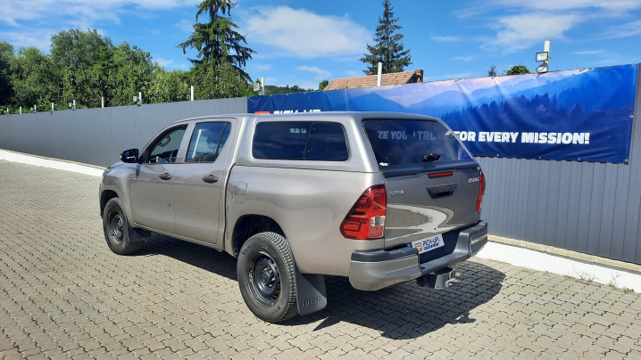 2019-es Toyota Hilux keménytetős szerelvény