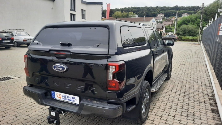 2024 Ford Ranger keménytető beszerelés
