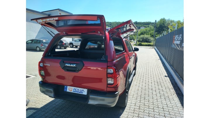 Montare hardtop und capitonaj de bena pe Toyota Hilux 2020