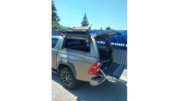 Montare hardtop pe Toyota Hilux 2020