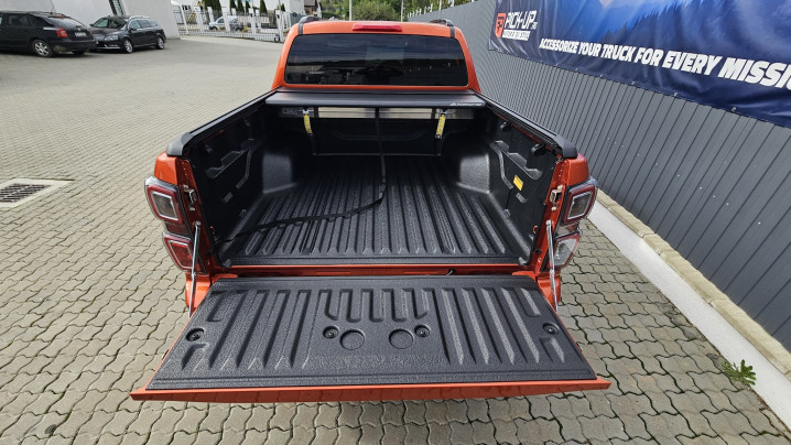 Bukócső felszerelése az Isuzu D-Max 2020-ra