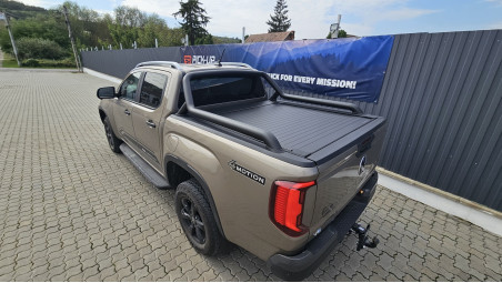 Installation of tonneau roll cover on Volkswagen Amarok 2023
