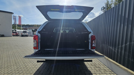 Canopy, bed liner insatlled on Mitsubishi L200 2020