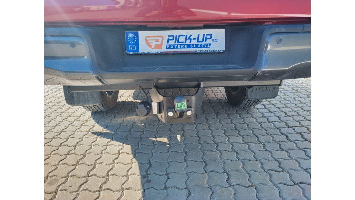 Montare rulou de bena und rollbar, carlig de remorcare pe Toyota Hilux 2020