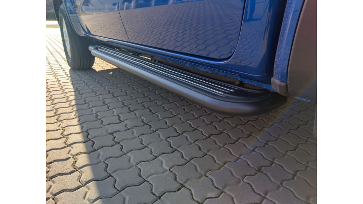 Montare hardtop, capitonaj, prag, aundstenta oblon pe Volkswagen Amarok 2024