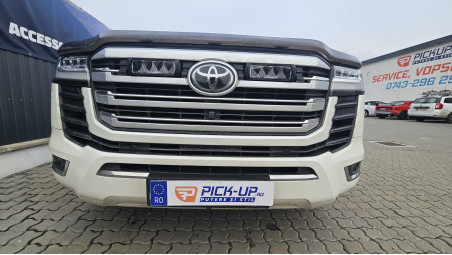 Montare deflector capota und reflector pe Toyota Land Cruiser
