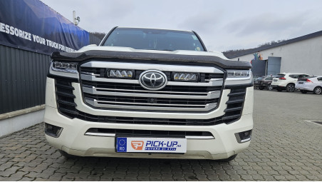 Montare deflector capota und reflector pe Toyota Land Cruiser