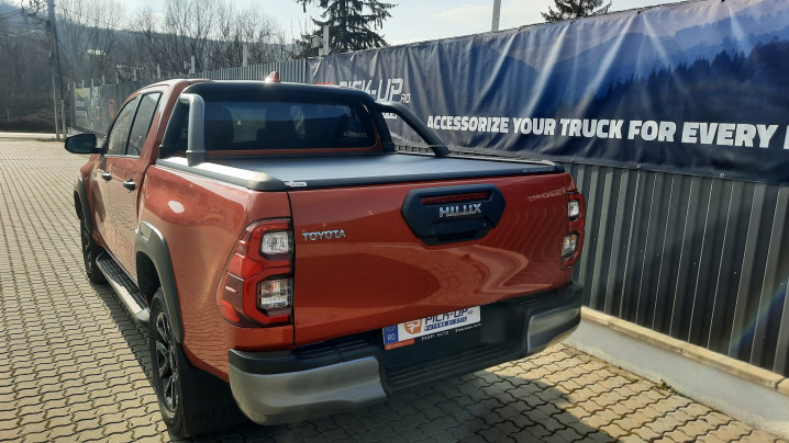 Montare rulou de bena und rollbar pe Toyota Hilux 2020