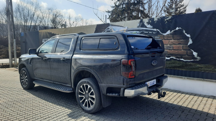 Keménytetős telepítés a 2023-as Ford Rangerre