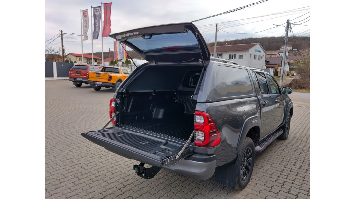 Canopy, bed liner, towing hook installed on Toyota Hilux 2024