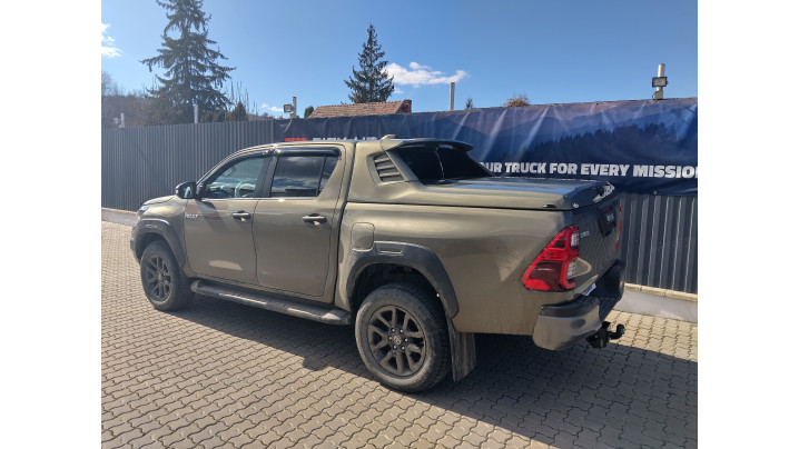 Teljes felszereltségű Toyota Hilux 2023
