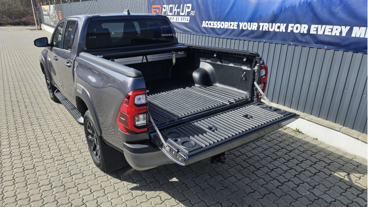 Bukócső felszerelése a Toyota Hilux 2021-re