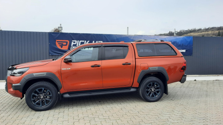Montare hardtop deflector geam, capota pe Toyota Hilux 2020