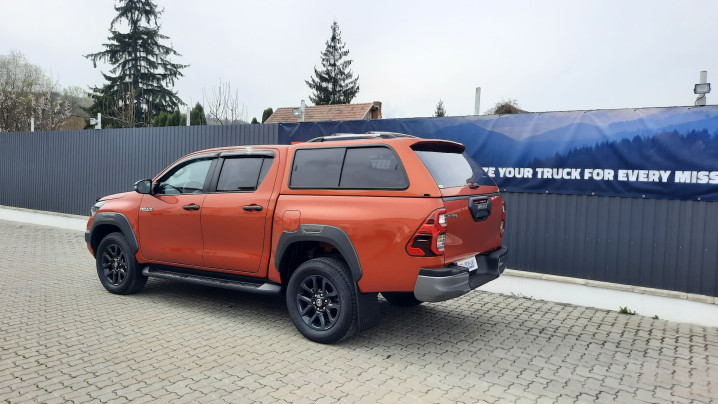 Montare hardtop deflector geam, capota pe Toyota Hilux 2020