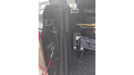 Montare capcac de bena, deflector geam, cheder etansare oblon pe Ford Ranger 2023