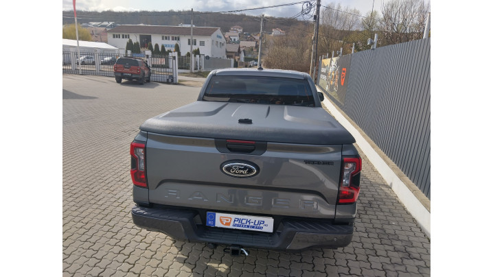 Tooneau cover, window visors, tailgate seal installed on Ford Ranger 2023