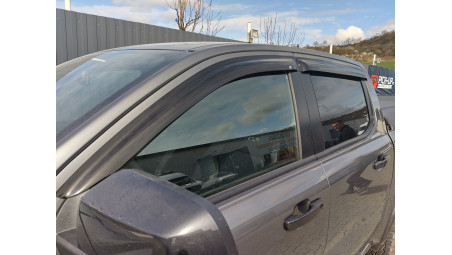 Tooneau cover, window visors, tailgate seal installed on Ford Ranger 2023