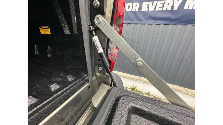 Bed liner, roll cover, rollbar installed on Toyota Hilux 2024