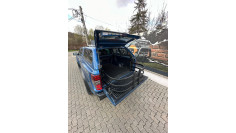Csomagtérajtó-hosszabbítás beszerelése a Ford Ranger Raptor 2019-re