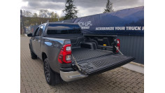 Montare capitonaj de bena und protectie margine bena pe Toyota Hilux 2018 2