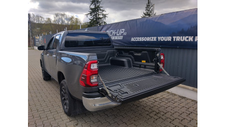 Bed liner, rail guard installed on Toyota Hilux 2018