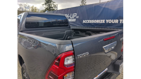 Montare capitonaj de bena und protectie margine bena pe Toyota Hilux 2018