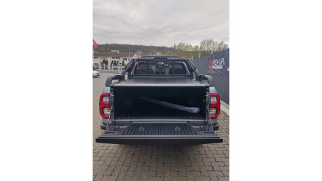 platóbélés, csörlő, csörlőtartó, bukócső, lökhárító élvédelem beszerelése a Toyota Hilux 2022-re