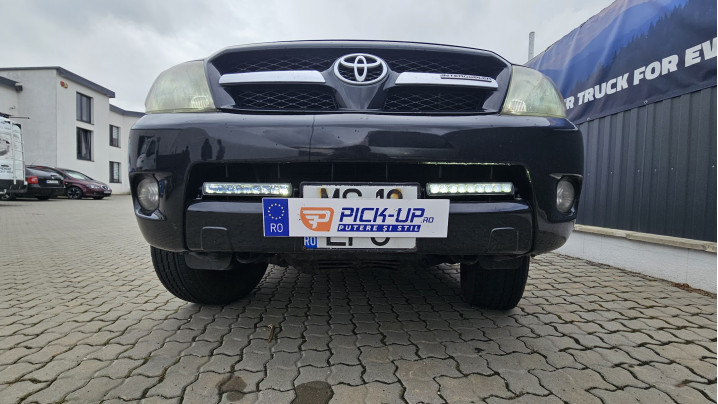 Montare reflectoare pe Toyota Hilux 2014