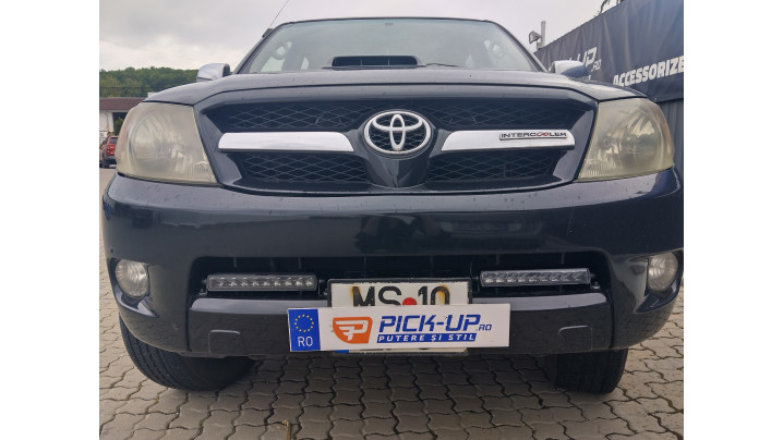 Montare reflectoare pe Toyota Hilux 2014