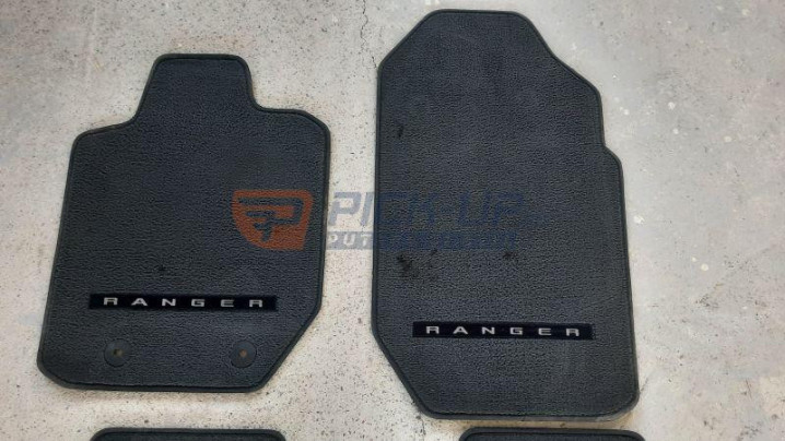 Original  Ford Ranger 2012 PU CI interior mats