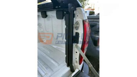 Cheder redőny tömítés Toyota Hilux 2016 AK DS