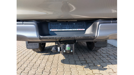 Lökhárító párnázás, lökhárító görgő és sok más tartozék beszerelése a Toyota Hilux 2020-ra
