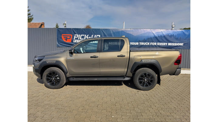 Montare capitonaj de bena , rulou de bena und multe alte accesorii pe Toyota Hilux 2020