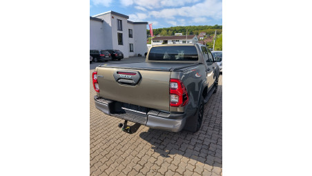 Lökhárító párnázás, lökhárító görgő és sok más tartozék beszerelése a Toyota Hilux 2020-ra
