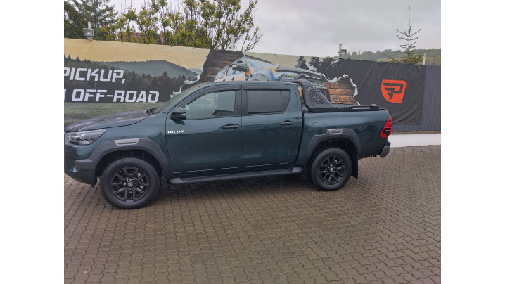 Toyota HIlux 2023 komplett felszereltség